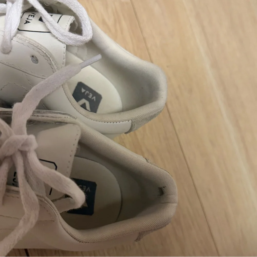 Veja Esplar Stitched Logo Sneakers - Picture 6 of 10